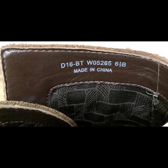 Women’s Cole Haan Designer Belt Booties Tan Suede Ankle Boots Shoes Size 6.5 - Picture 3 of 4